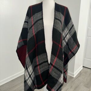Woolrich Blanket Shawl‎ Poncho Cape Wrap Reversible Fleece Plaid Red and Black